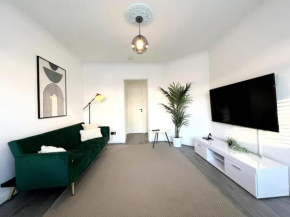 ArtLounge-2 bed garden Free parking